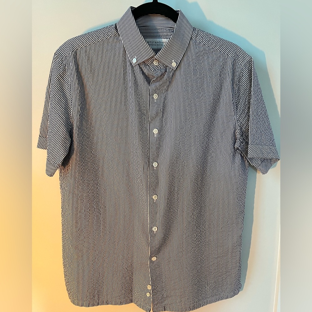 KNOTSTANDARD CUSTOM SEERSUCKER SHORT SLEEVE BUTTON DOWN LIKE NEW